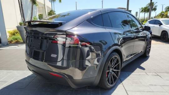 2024 Tesla Model X 7SAXCBE66RF439610