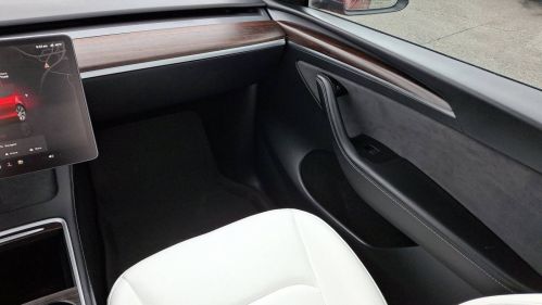 2024 Tesla Model Y 7SAYGDEE1RF036534
