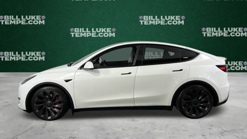 2022 Tesla Model Y 7SAYGDEF3NF403856