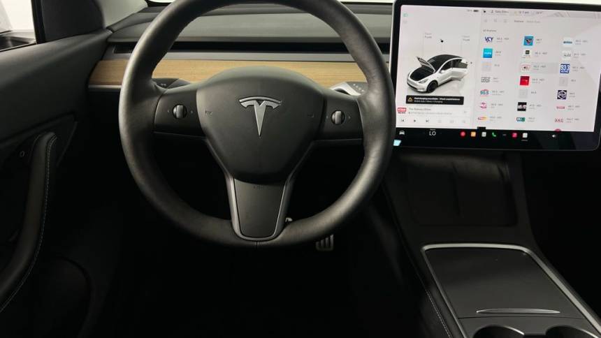 2022 Tesla Model Y 7SAYGDEF3NF403856