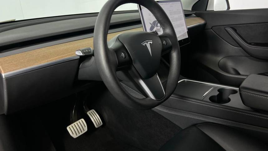 2022 Tesla Model Y 7SAYGDEF3NF403856