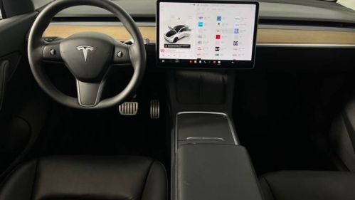 2022 Tesla Model Y 7SAYGDEF3NF403856