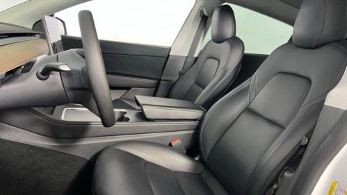 2022 Tesla Model Y 7SAYGDEF3NF403856