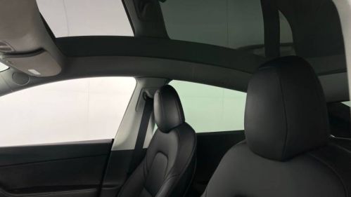 2022 Tesla Model Y 7SAYGDEF3NF403856