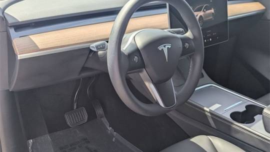 2022 Tesla Model Y 7SAYGDEE7NA009989