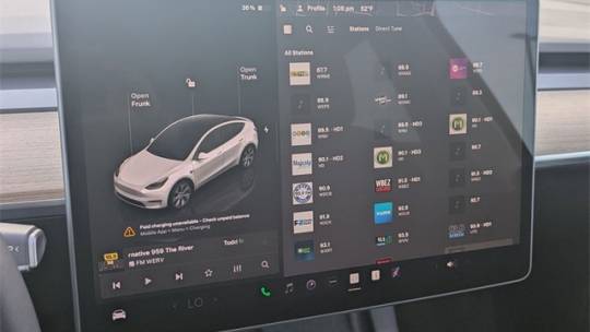 2022 Tesla Model Y 7SAYGDEE7NA009989