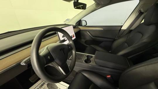 2023 Tesla Model Y 7SAYGDEE0PF672472