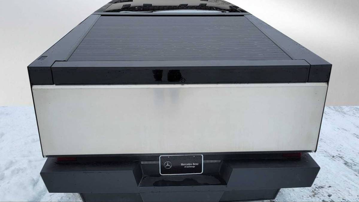 2024 Tesla Cybertruck - Images - 4