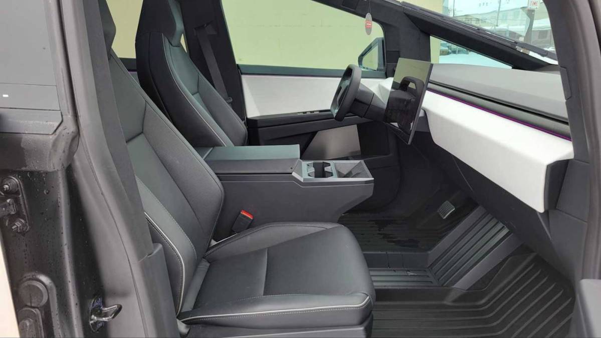 2024 Tesla Cybertruck - Images - 10