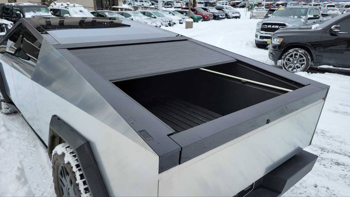 2024 Tesla Cybertruck - Images - 16