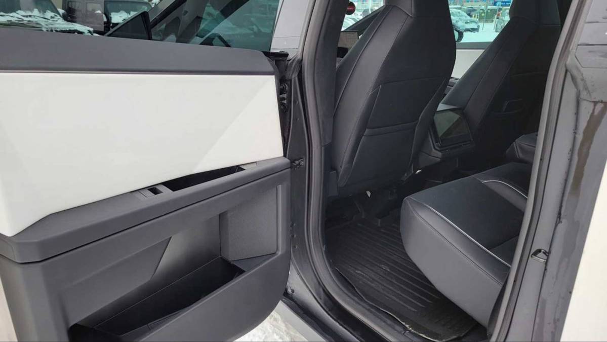 2024 Tesla Cybertruck - Images - 17