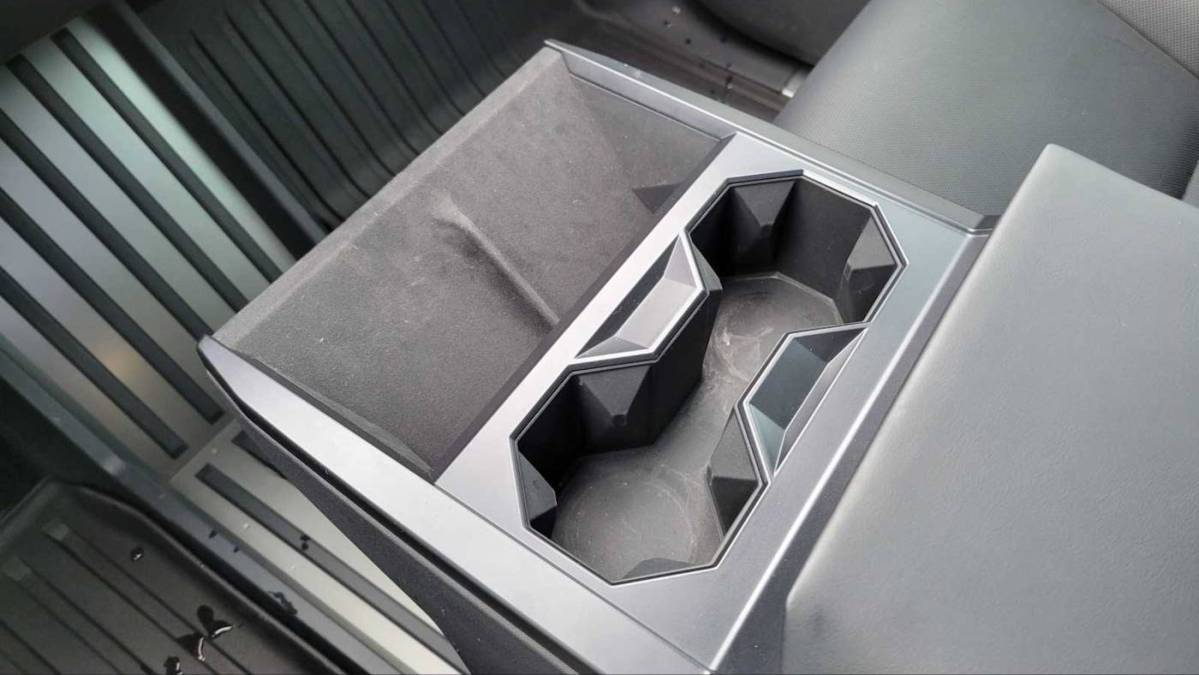 2024 Tesla Cybertruck - Images - 31