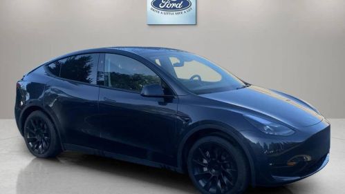 2024 Tesla Model Y 7SAYGAEE0RF016743