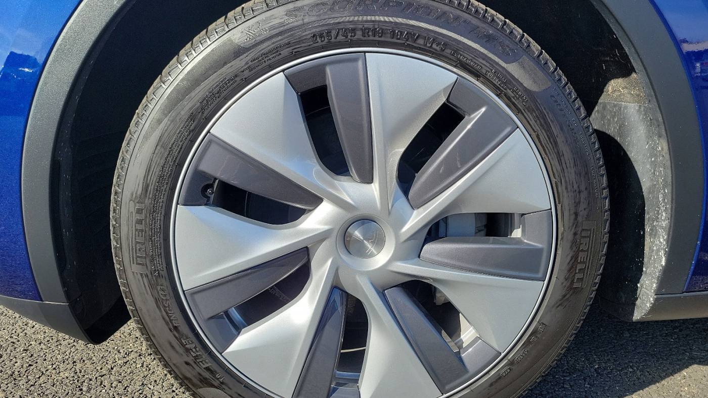 2023 Tesla Model Y 7SAYGDEE0PA201578