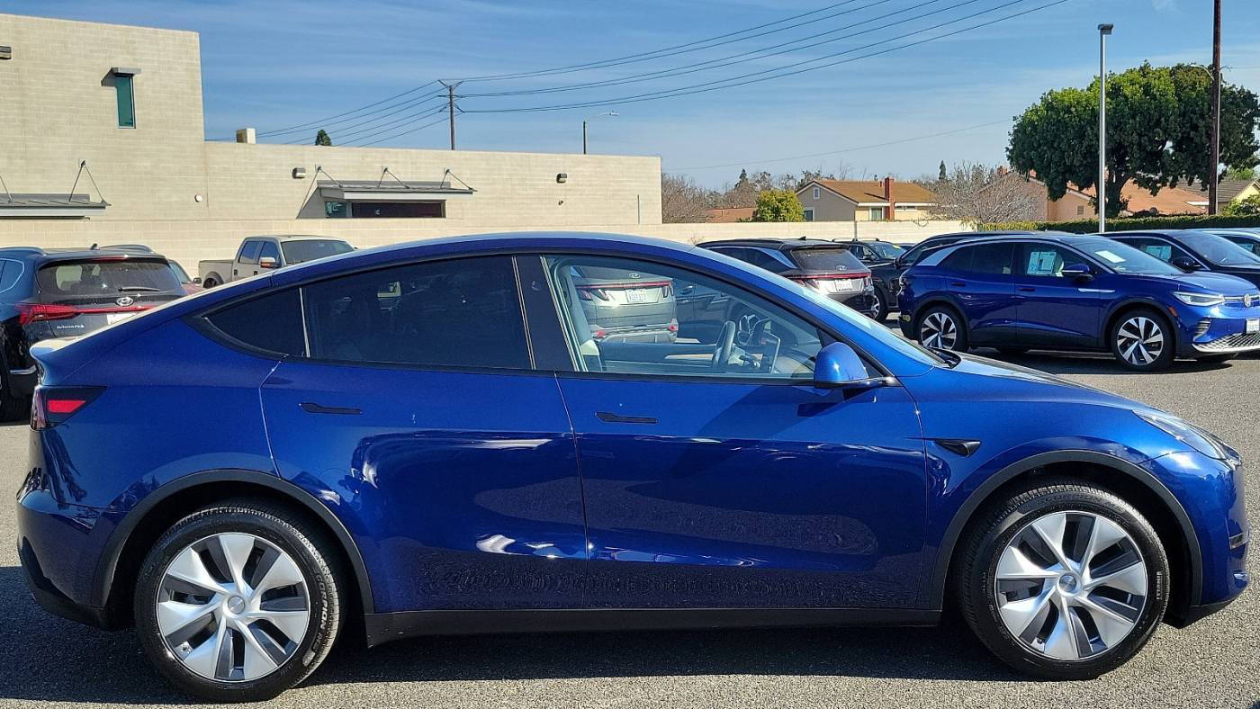 2023 Tesla Model Y 7SAYGDEE0PA201578