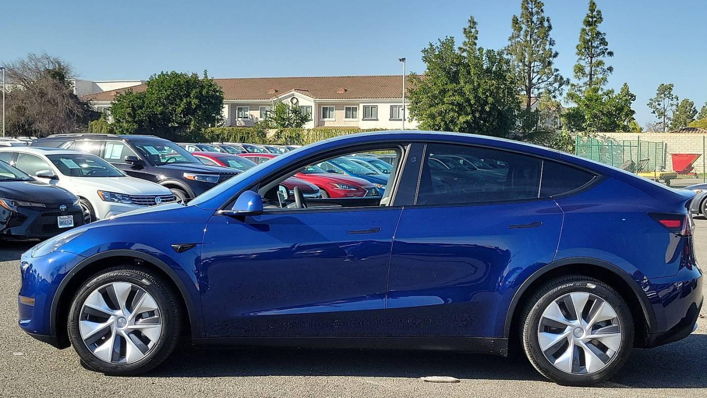 2023 Tesla Model Y 7SAYGDEE0PA201578