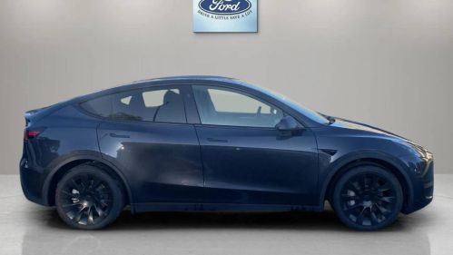 2024 Tesla Model Y 7SAYGAEE0RF016743