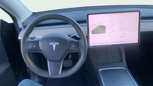 2024 Tesla Model Y 7SAYGAEE0RF016743