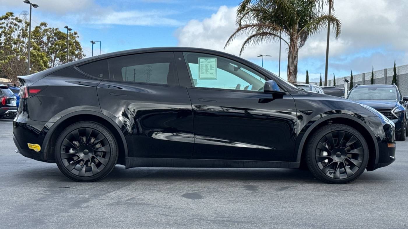 2022 Tesla Model Y 7SAYGAEE9NF344785