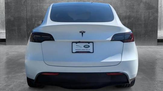 2022 Tesla Model Y 7SAYGDEE2NF454823