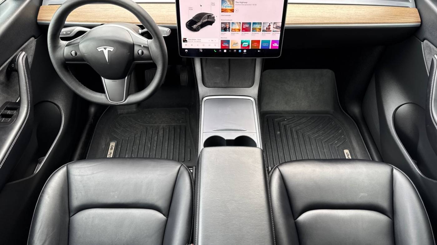 2022 Tesla Model Y 7SAYGAEE9NF344785