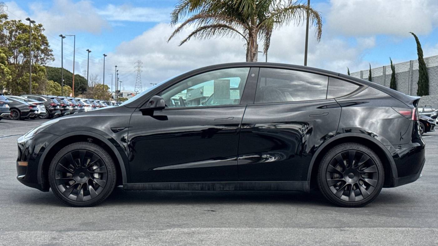 2022 Tesla Model Y 7SAYGAEE9NF344785