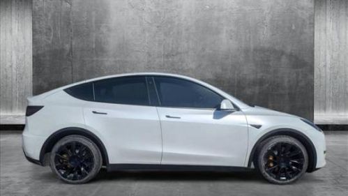 2022 Tesla Model Y 7SAYGDEE2NF454823