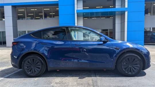 2024 Tesla Model Y 7SAYGDEE6RA253851