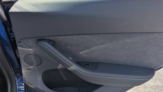 2024 Tesla Model Y 7SAYGDEE6RA253851