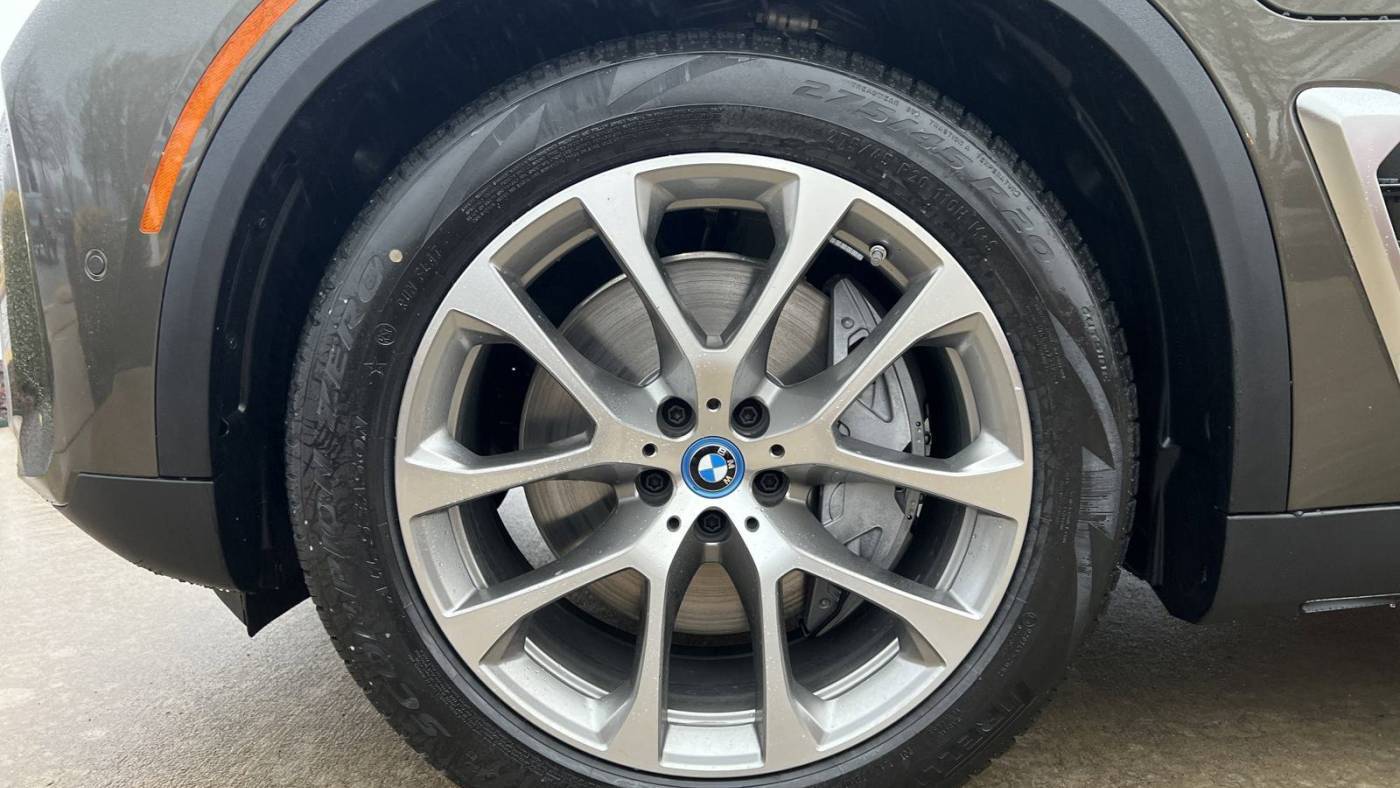 2025 BMW X5 5UX43EU08S9Z28295