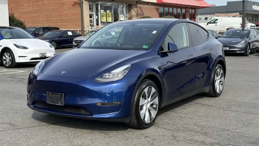 2023 Tesla Model Y 7SAYGDEE0PA042741
