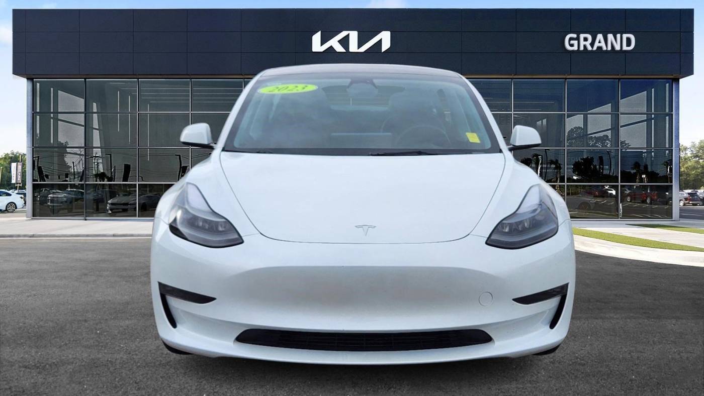2023 Tesla Model 3 5YJ3E1EB4PF390112