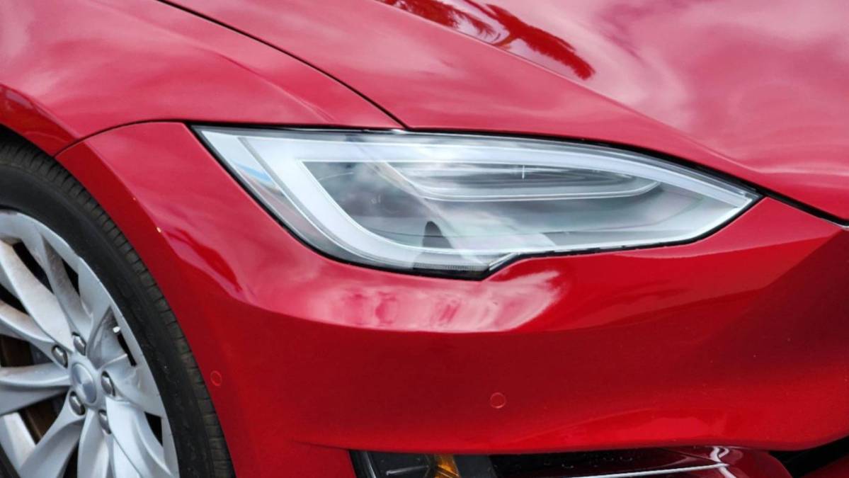 2017 Tesla Model S - Images - 9