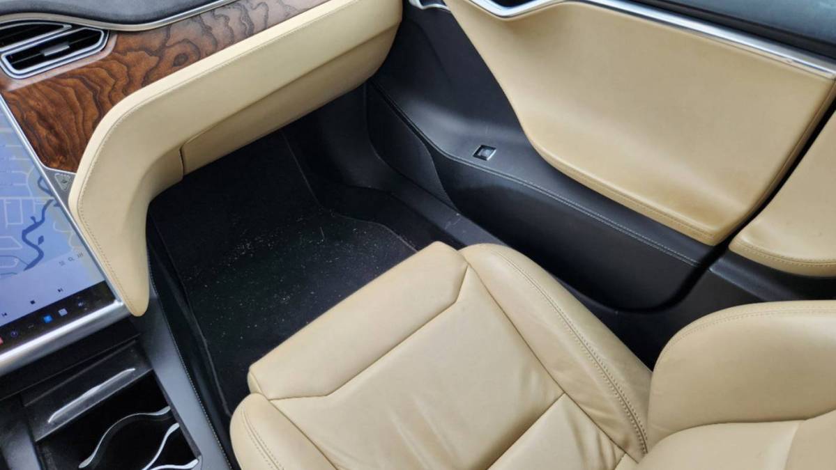 2017 Tesla Model S - Images - 18