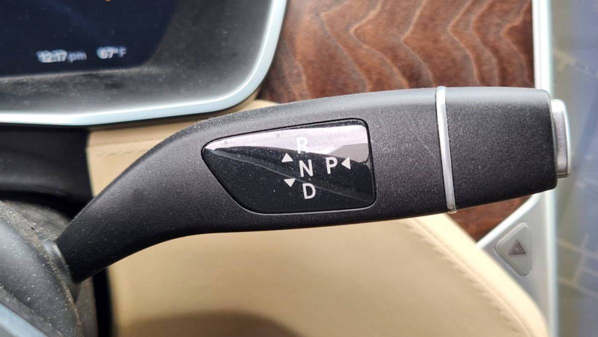 2017 Tesla Model S - Images - 25