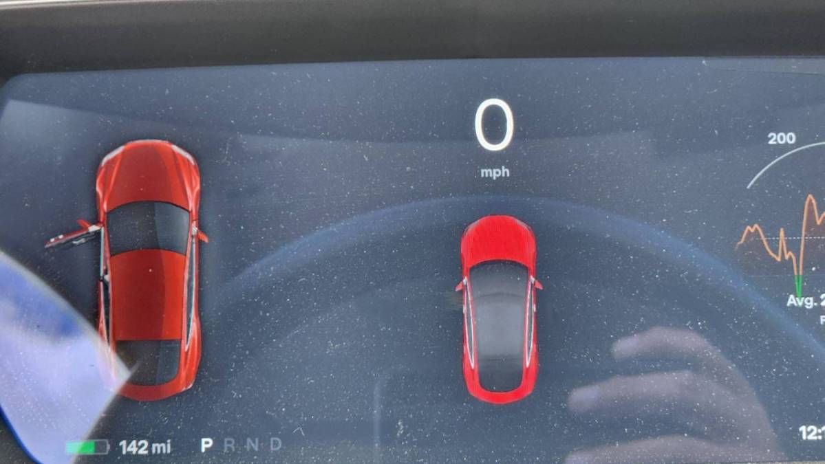 2017 Tesla Model S - Images - 30