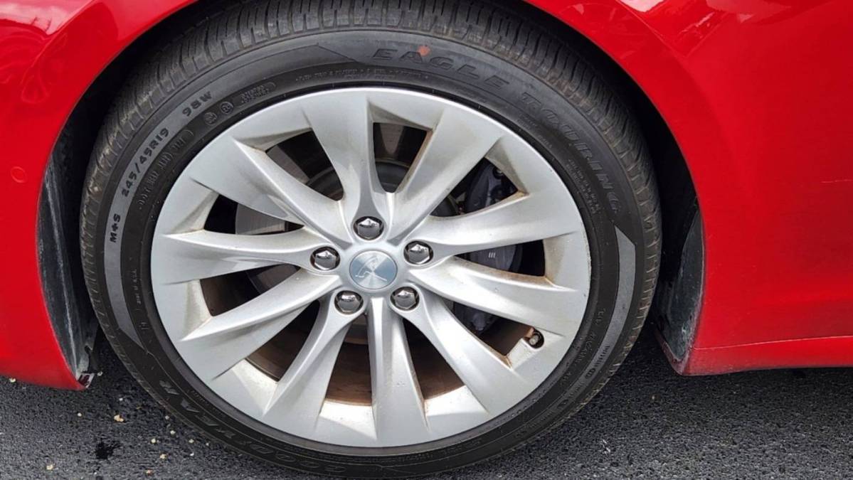 2017 Tesla Model S - Images - 31