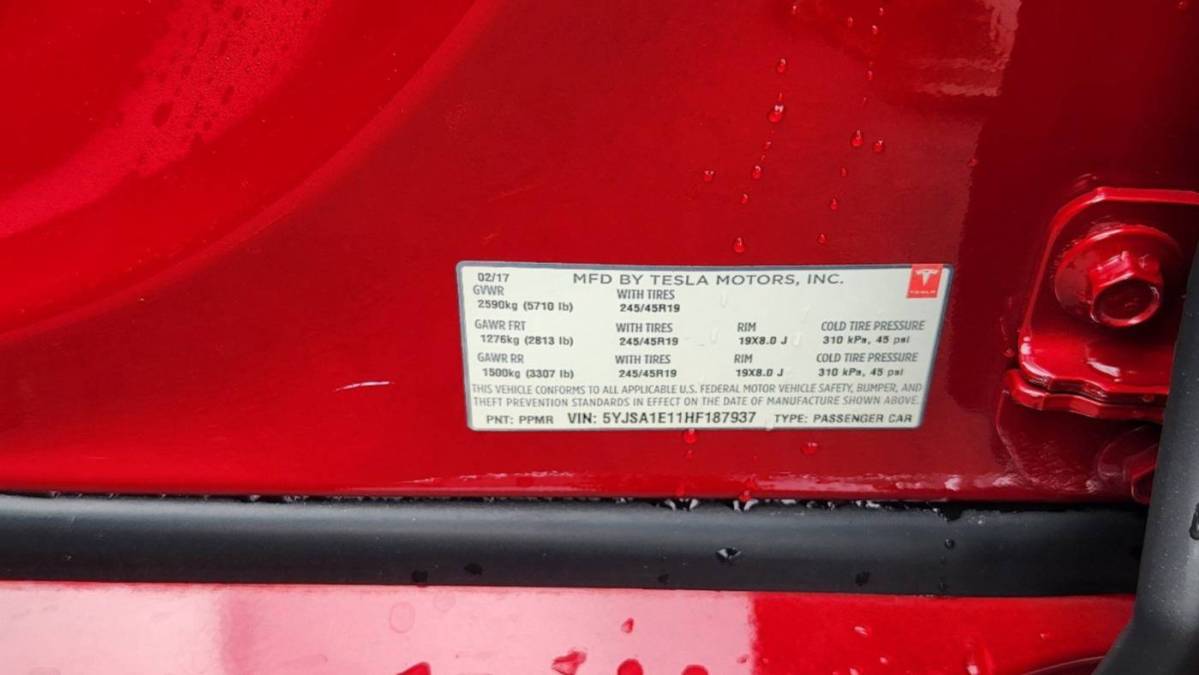2017 Tesla Model S - Images - 32