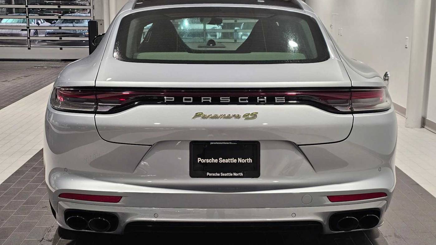 2023 Porsche Panamera WP0AK2A74PL132158