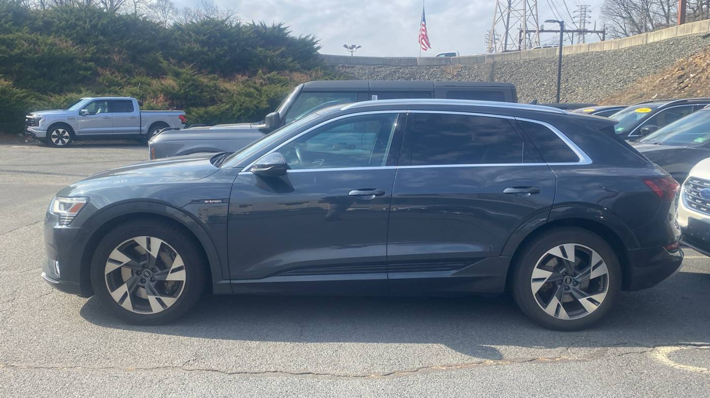 2022 Audi e-tron WA1AAAGE7NB003864