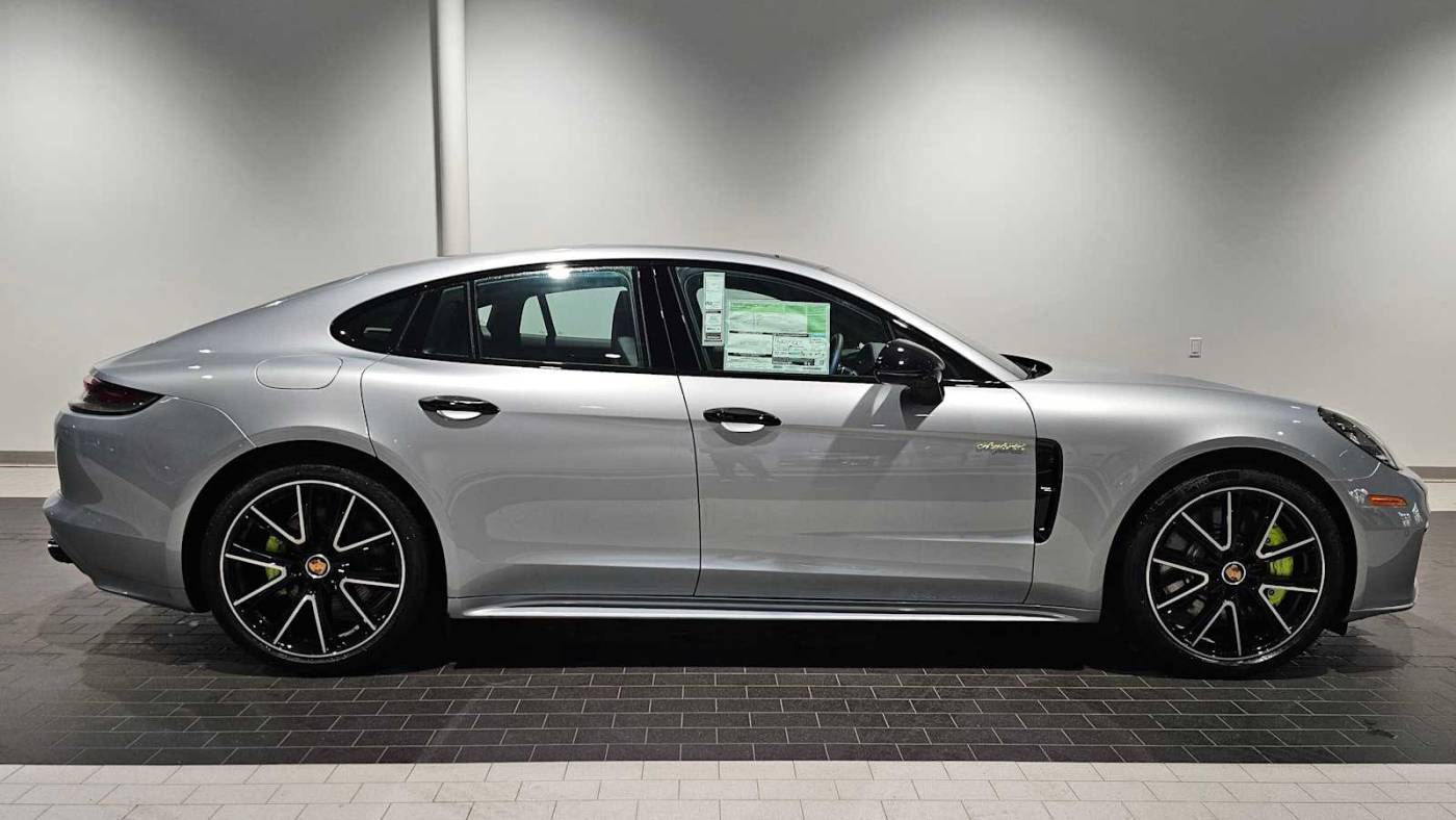 2023 Porsche Panamera WP0AK2A74PL132158