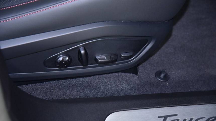 2023 Porsche Taycan - Images - 17