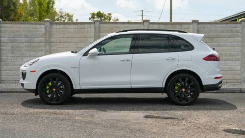 2017 Porsche Cayenne WP1AE2A25HLA75948