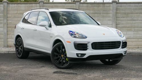 2017 Porsche Cayenne WP1AE2A25HLA75948