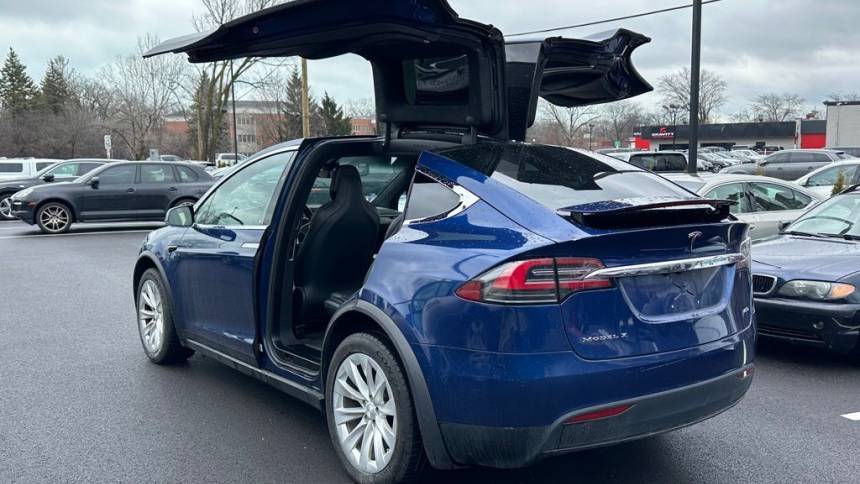 2017 Tesla Model X 5YJXCAE26HF048136