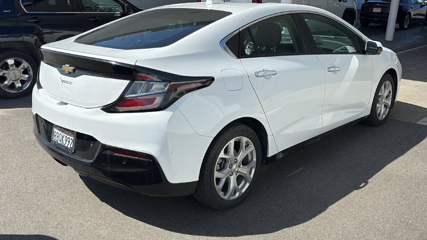 2018 Chevrolet VOLT 1G1RD6S51JU111361