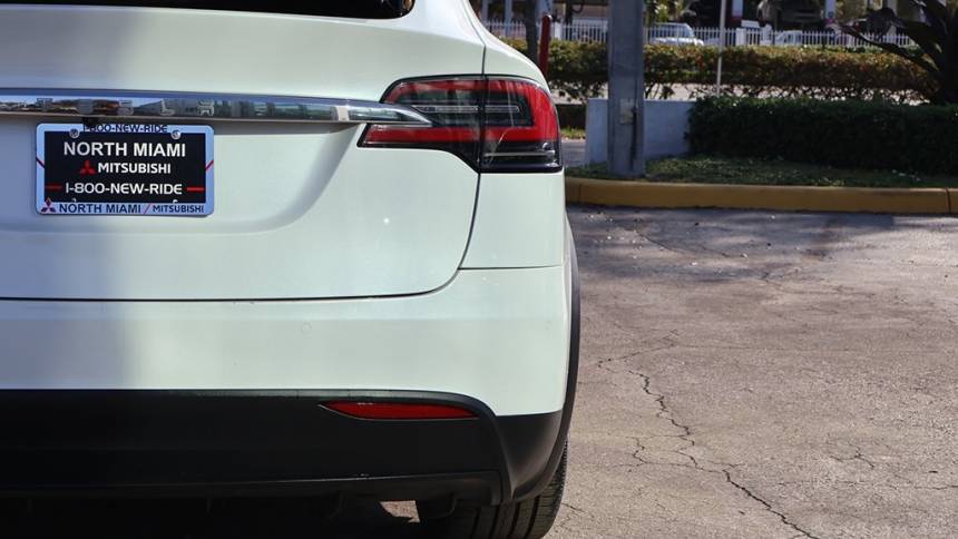 2020 Tesla Model X 5YJXCDE20LF300604