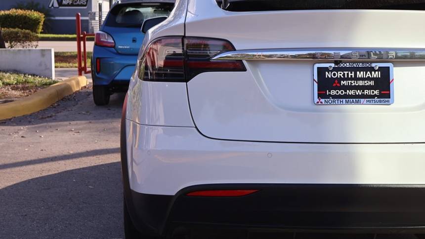 2020 Tesla Model X 5YJXCDE20LF300604