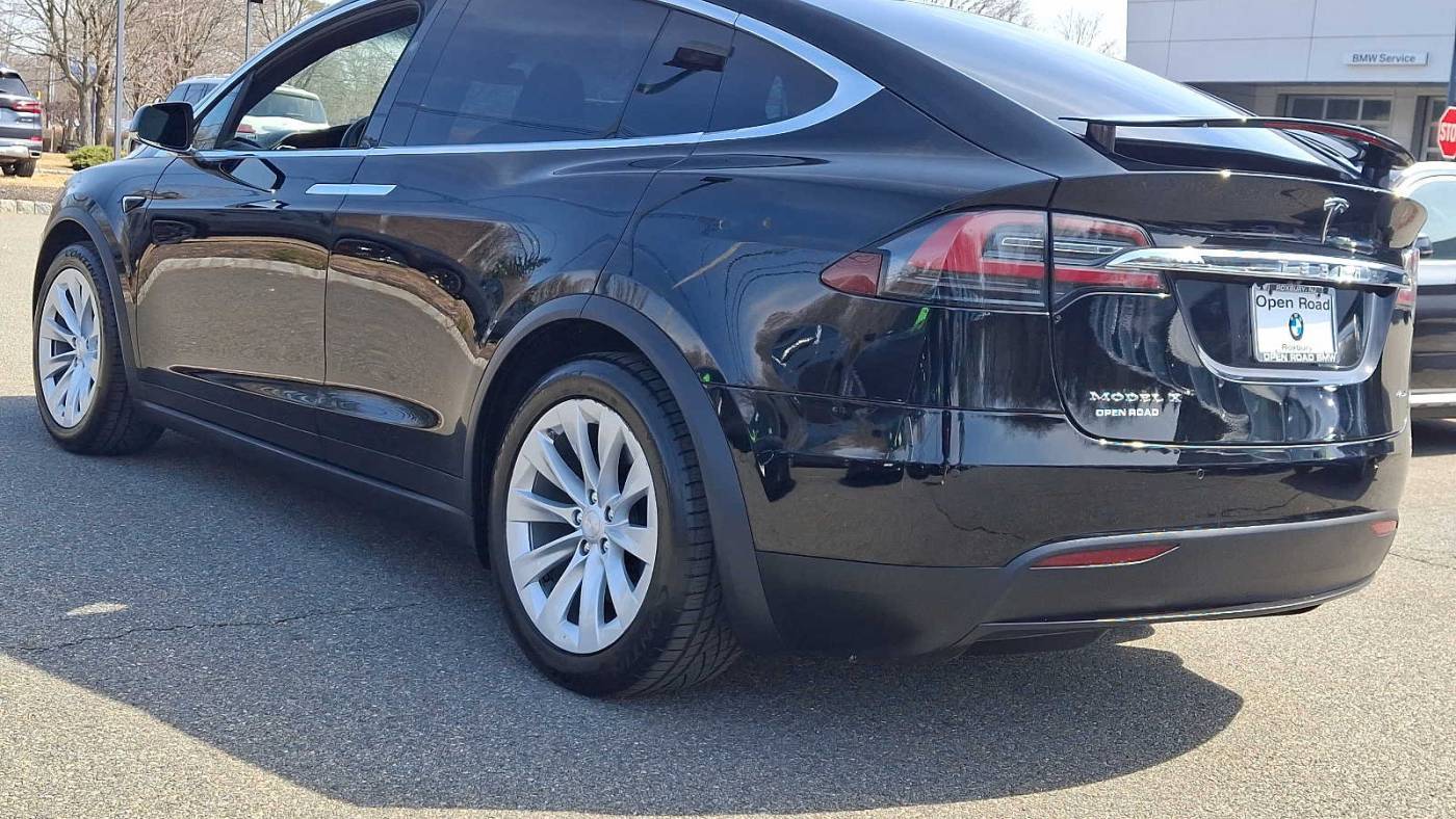 2018 Tesla Model X 5YJXCAE28JF137602