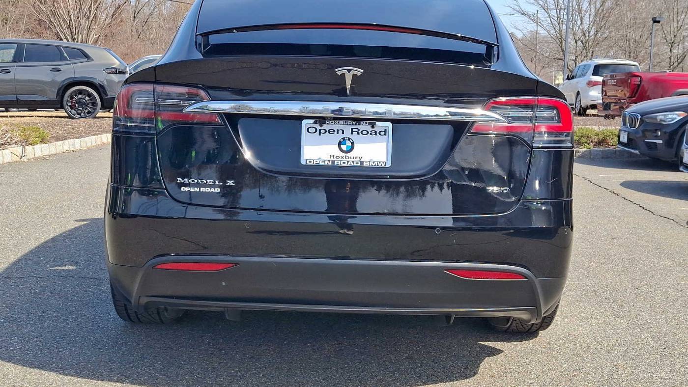 2018 Tesla Model X 5YJXCAE28JF137602